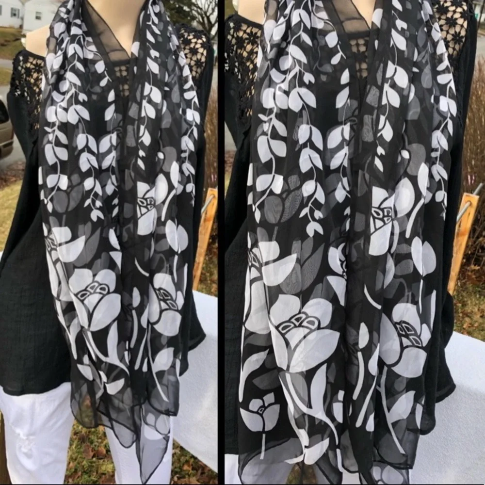 Friendsfashion Boutique delicate chiffon